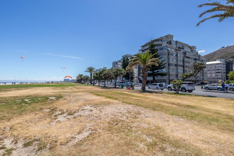 3 Bedroom Property for Sale in Sea Point Western Cape